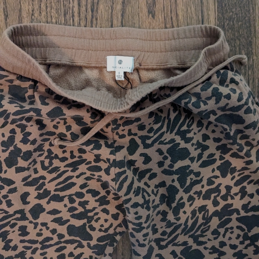 Socialite Animal Print Joggers - Picture 2 of 3